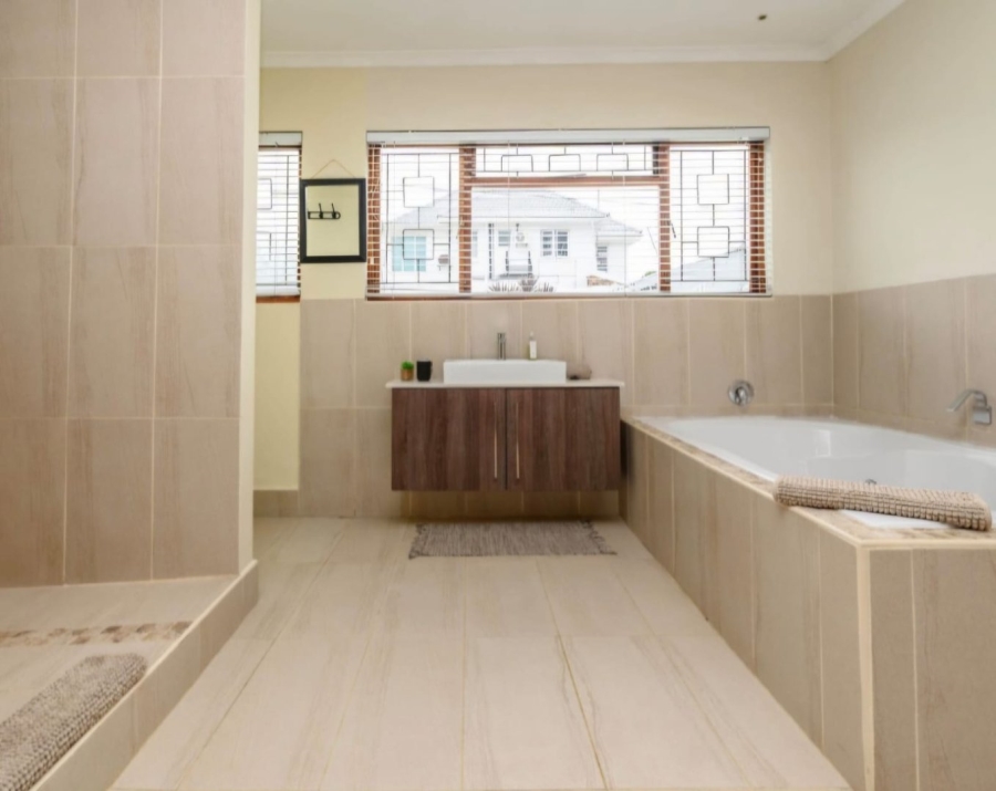 5 Bedroom Property for Sale in Mill Park Eastern Cape